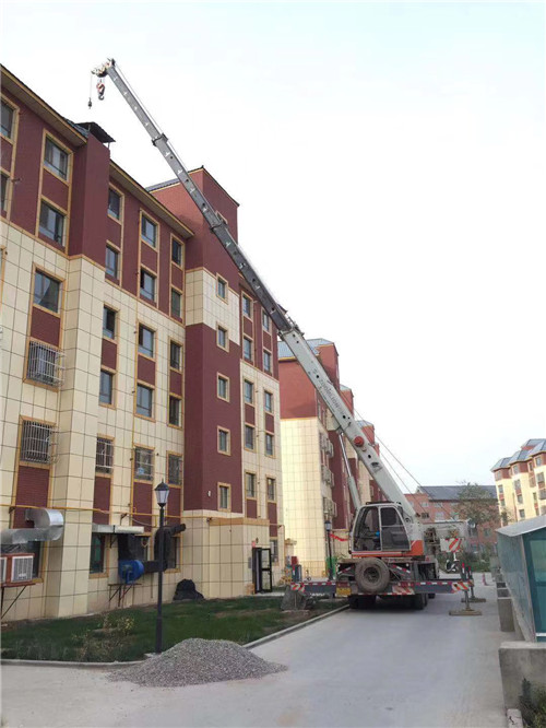 湖口县跨街广告牌的高空安装注意事项