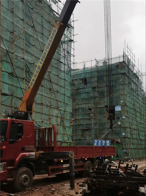 湖口县“慢工细活”—— 吊车的 “微动控制” 技术